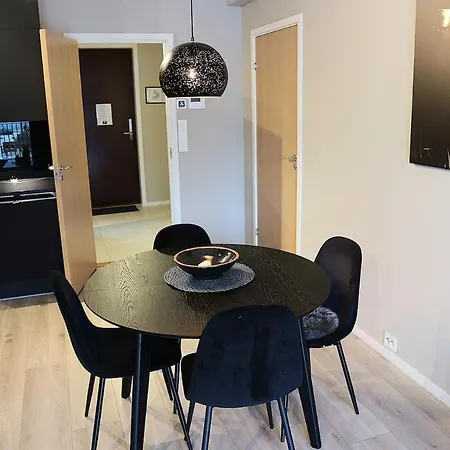 Sea View 2-bedroom At Vervet, Apartamento Tromsø